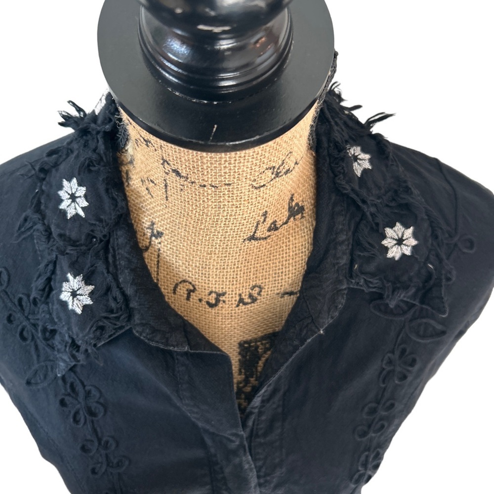 Caamano Women’s Size M Black Distressed Embroidered Peruvian Cotton Boho Top - Picture 2 of 15